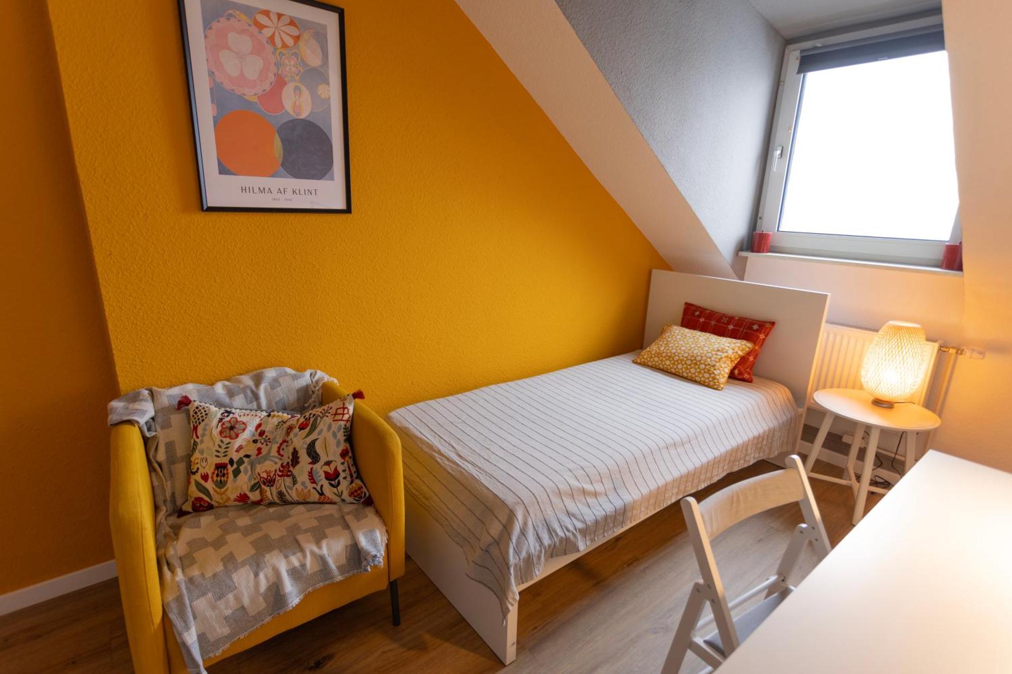 Big Flat With Fresh Renovation, Free Parking, Sonyps, Netflix Apartment Duisburg Exterior photo
